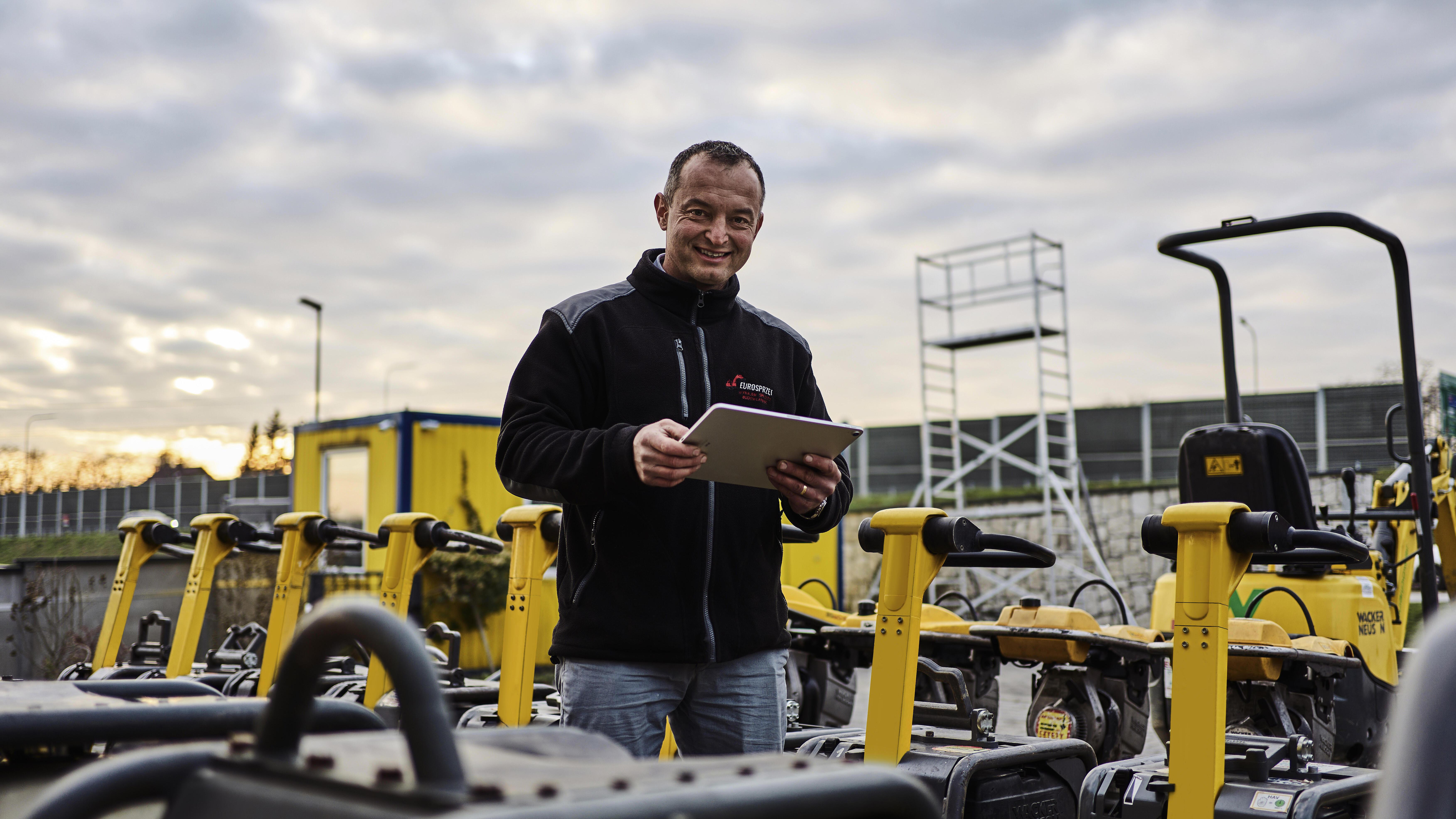 Wacker Neuson employee in the equipment park