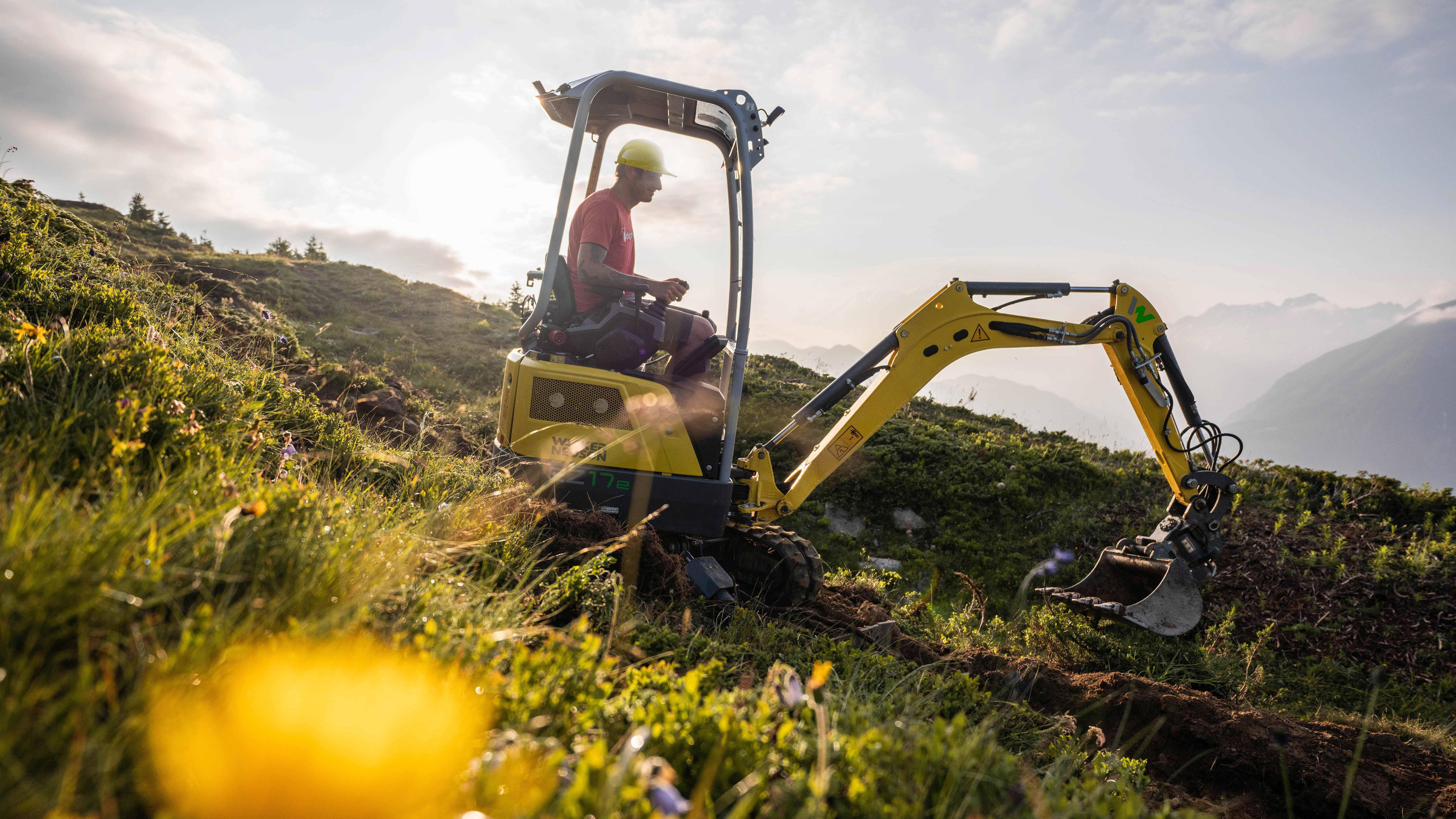 Track Dumper DT10e in use