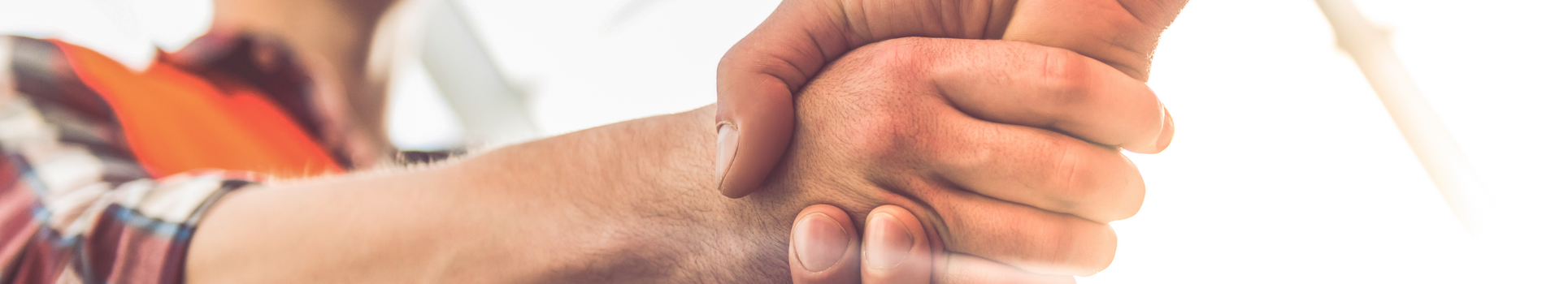 Uścisk dłoni na placu budowy.