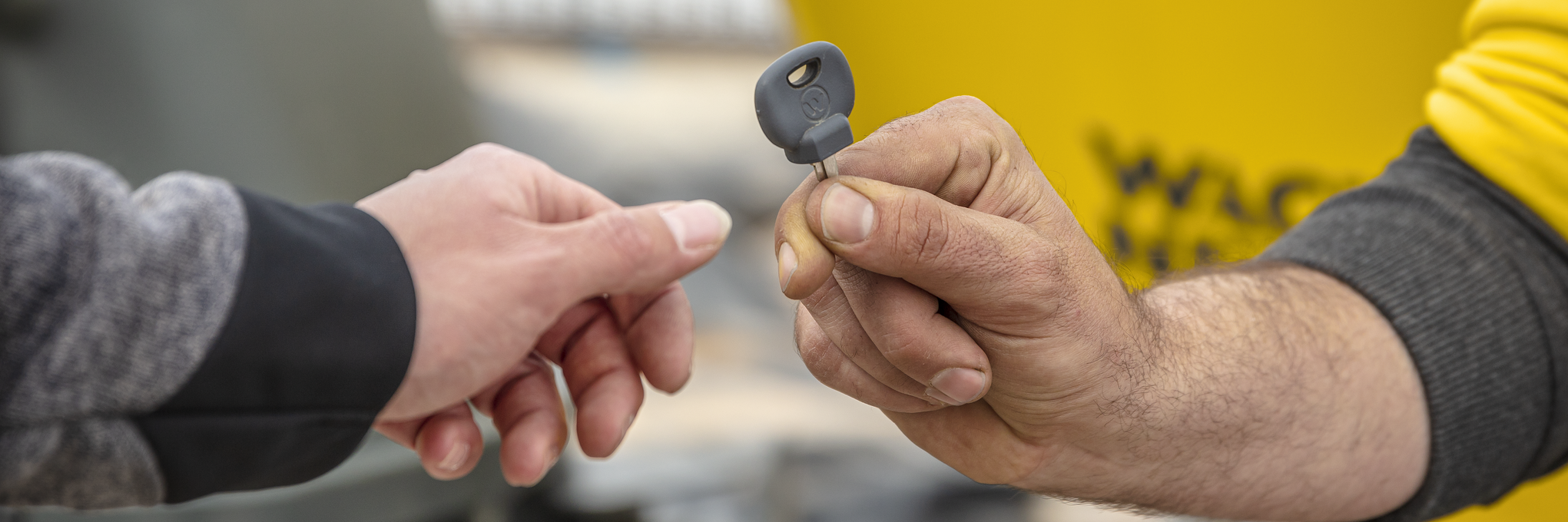 Key handover for rental machine